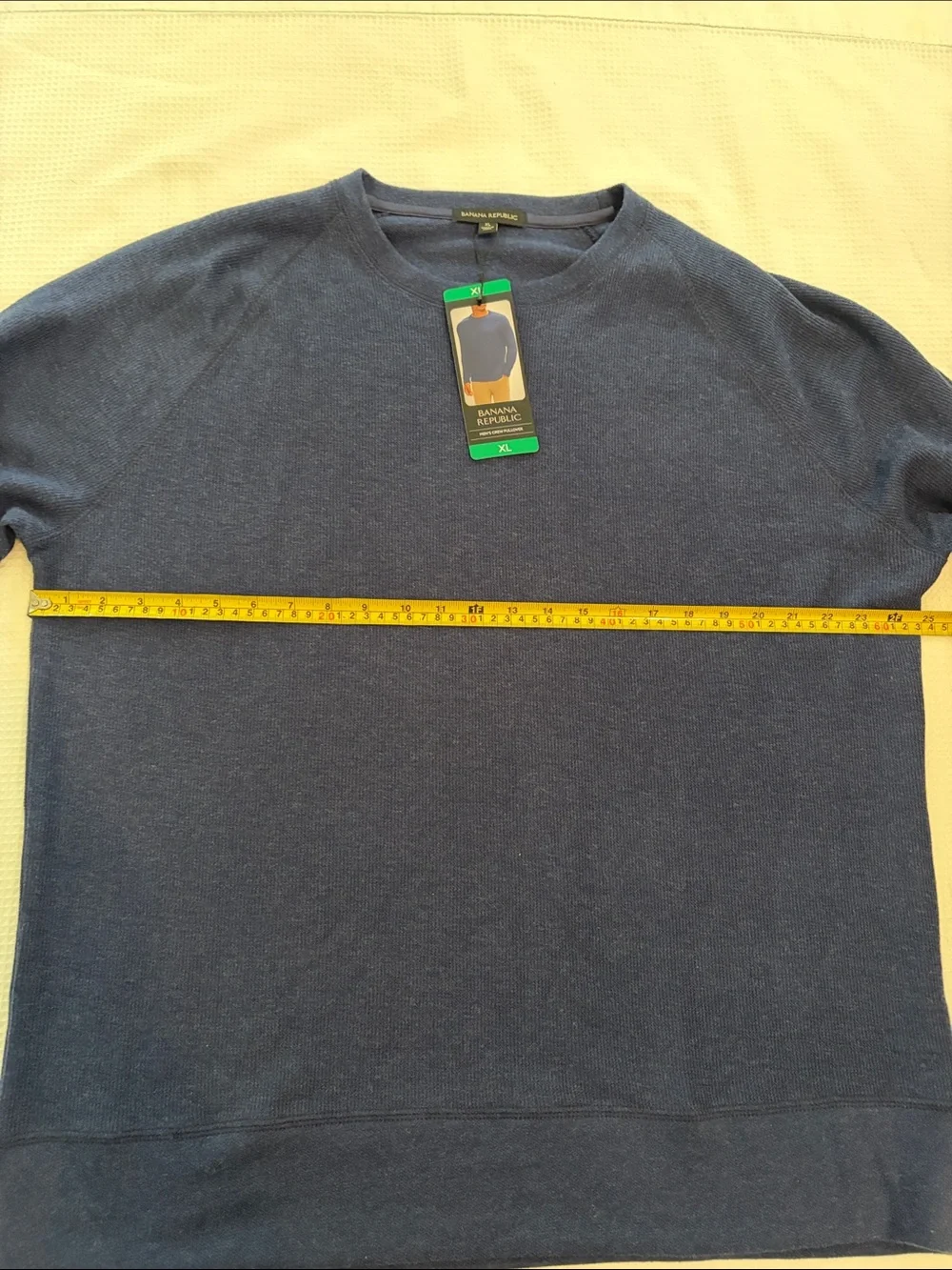 Banana Republic Men's soft Crewneck Sweater in Navy Blue size XL